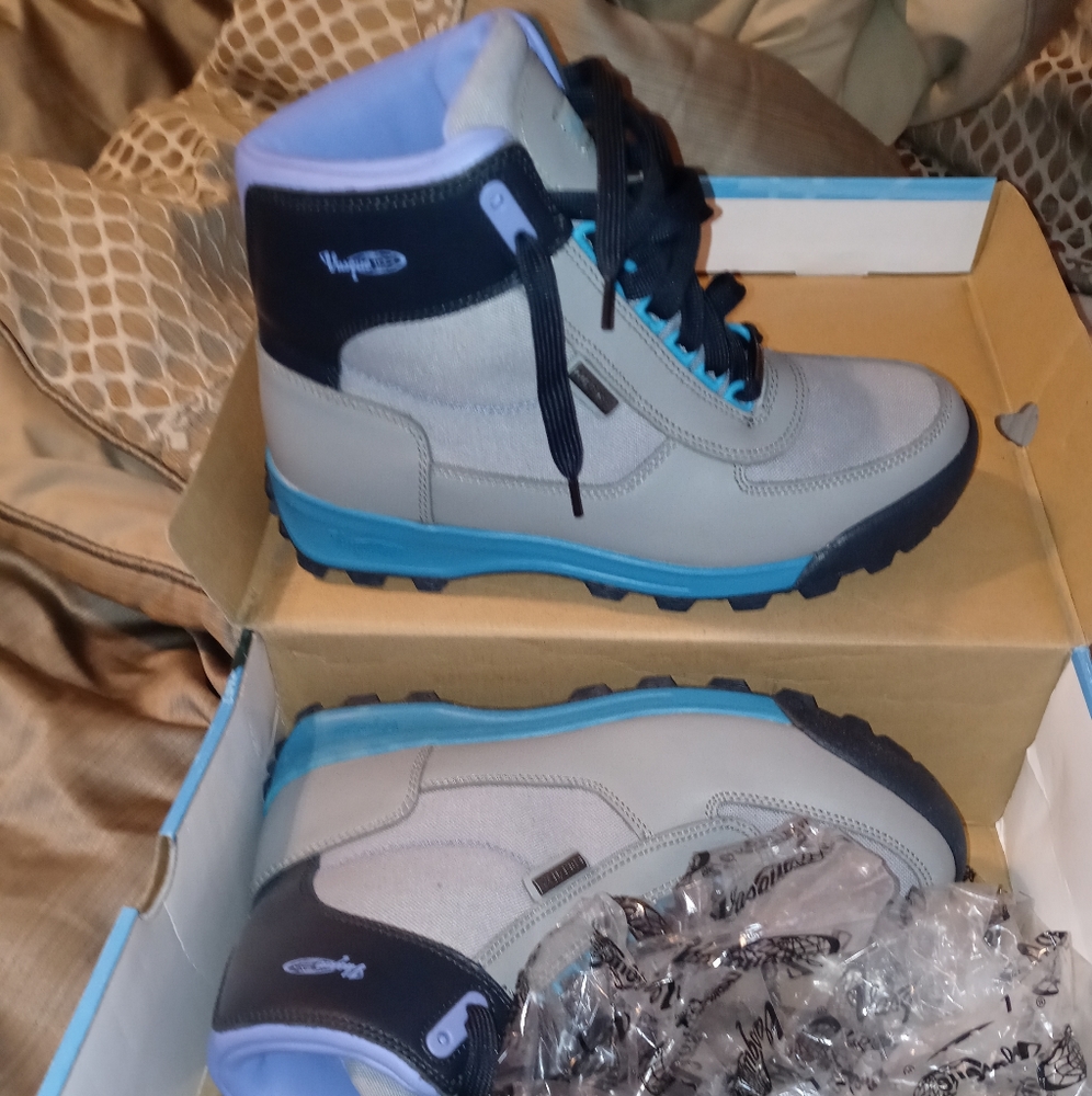 Vintage Vasque Skywalk boots brand-new